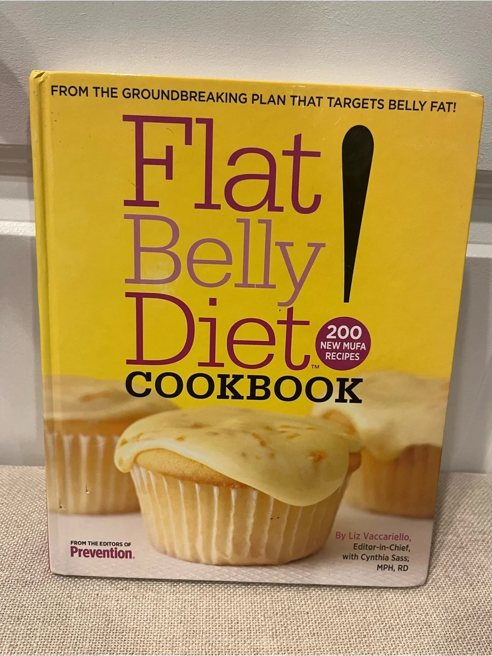 PRE-OWNED FLAT BELLY DIET COOKBOOK- HARDCOVER